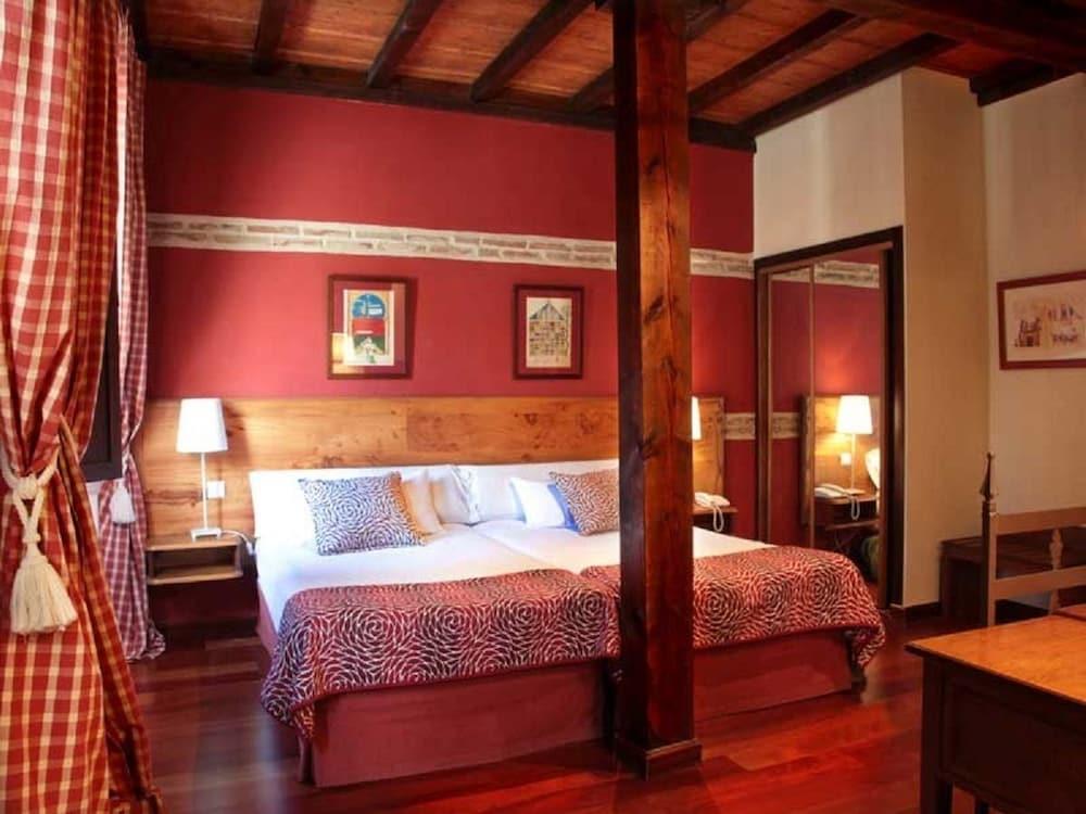 Hotel Real Monasterio De San Zoilo Carrión de los Condes Buitenkant foto